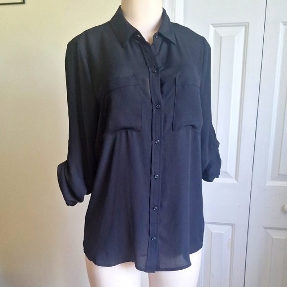 3/$20 APT. 9 Essentials Black Roll-Tab Sleeve Button-Down Blouse - Size M - Picture 1 of 9